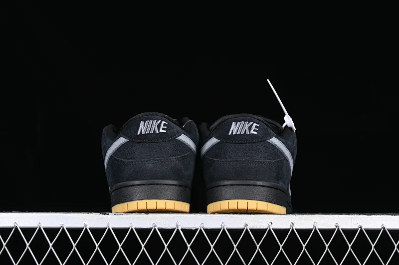 All categories Nk SB Dunk Series Nk SB Dunk Low Low-top sneakers N version Nk SB Dunk Low Raw rubber black and gray SB Dunk Series low-top casual sports skateboard shoes BQ6817-010